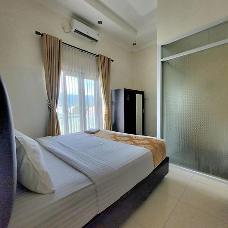 Mahakam Guest House Padang  Oda fotoğraf
