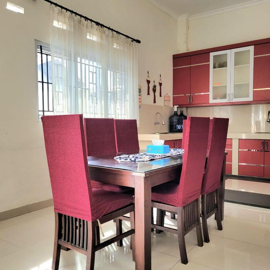Mahakam Guest House Padang  Dış mekan fotoğraf